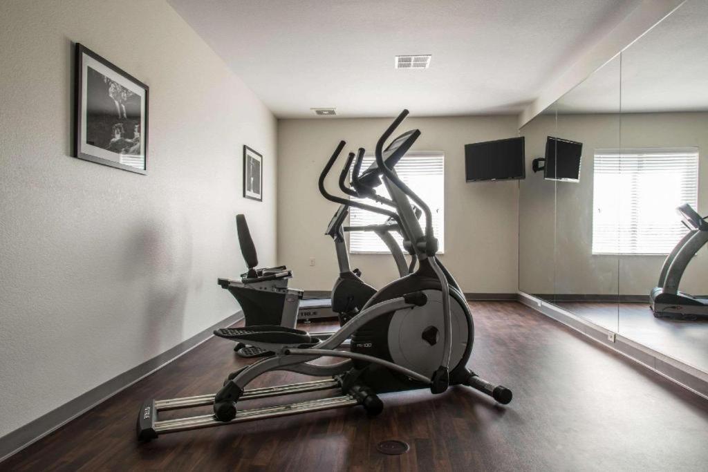 Sleep Inn & Suites Marshall - University Area Luaran gambar